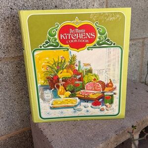 Kitchens Cook Book - Green and Yellow Del Monte 1972 First Edition